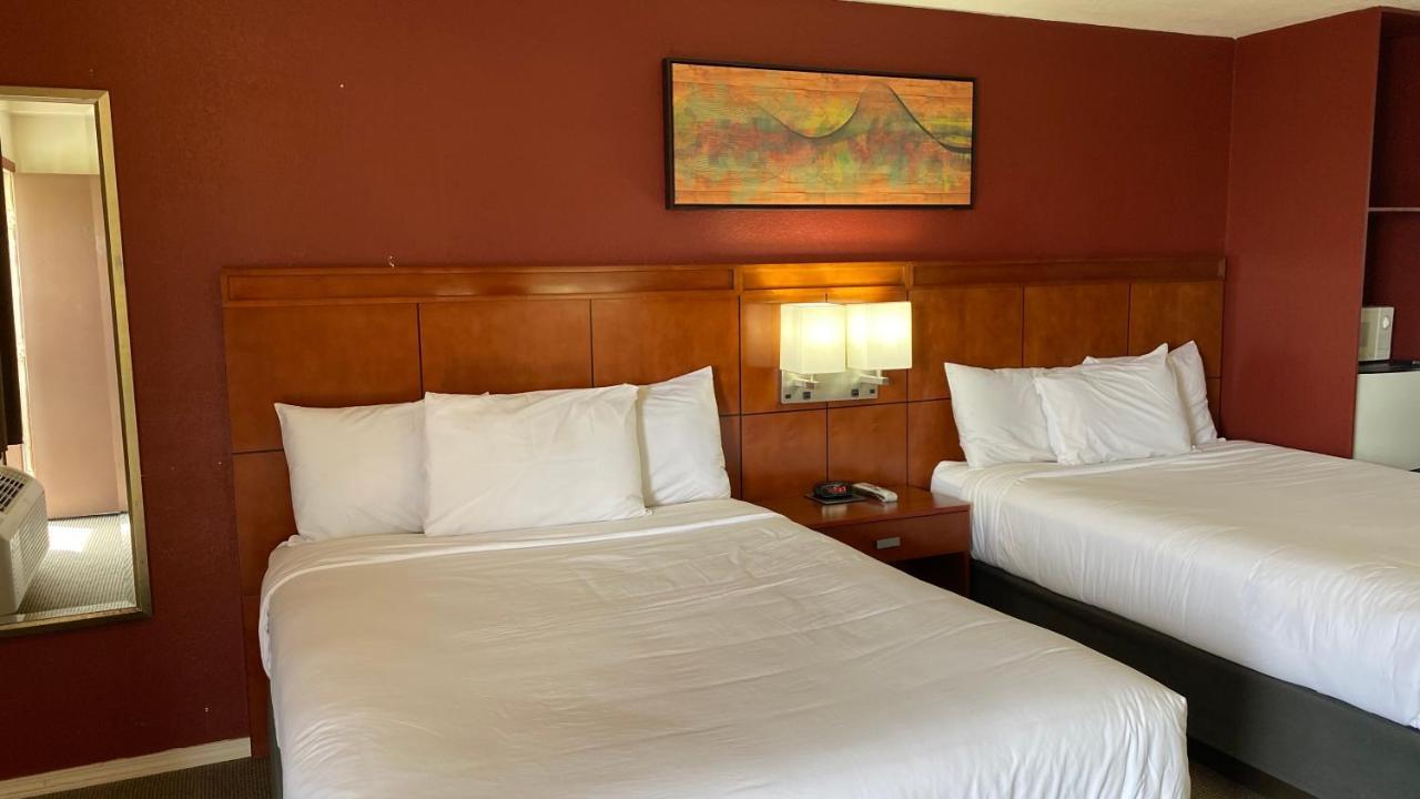 Lakeshore Inn Water Front موسيس ليك المظهر الخارجي الصورة