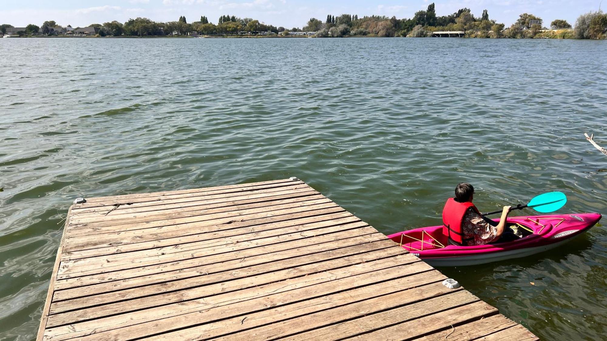 Lakeshore Inn Water Front موسيس ليك المظهر الخارجي الصورة