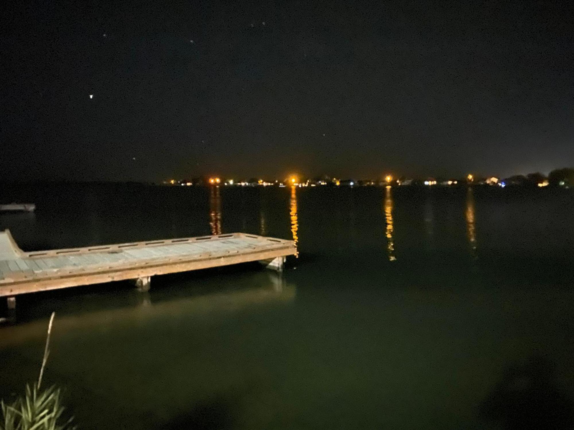 Lakeshore Inn Water Front موسيس ليك المظهر الخارجي الصورة